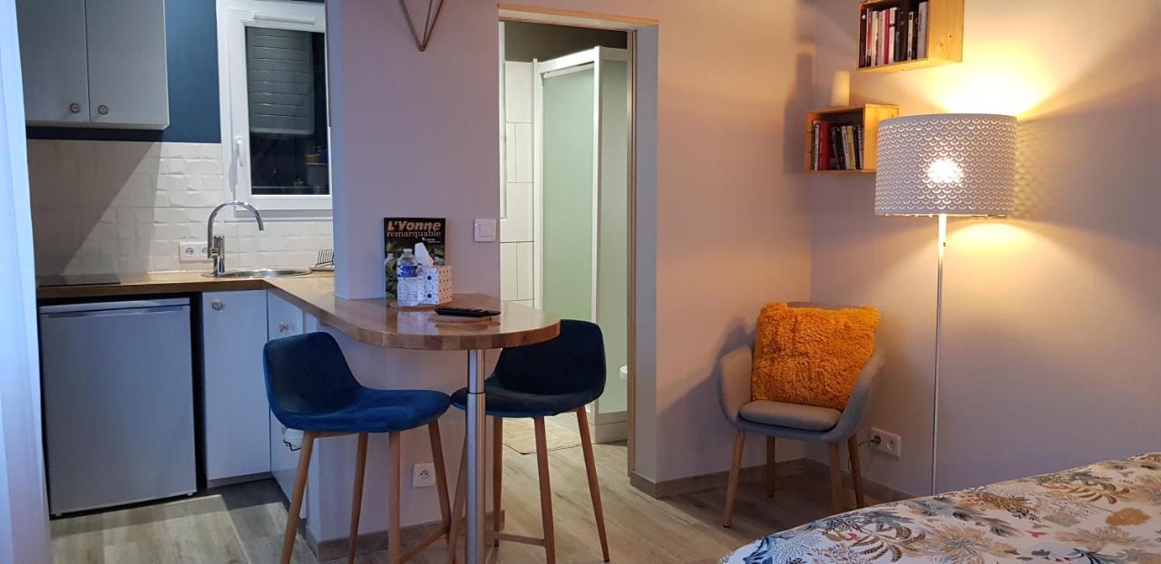 Agreable Petite Maison Proche Joigny Chamvres Εξωτερικό φωτογραφία